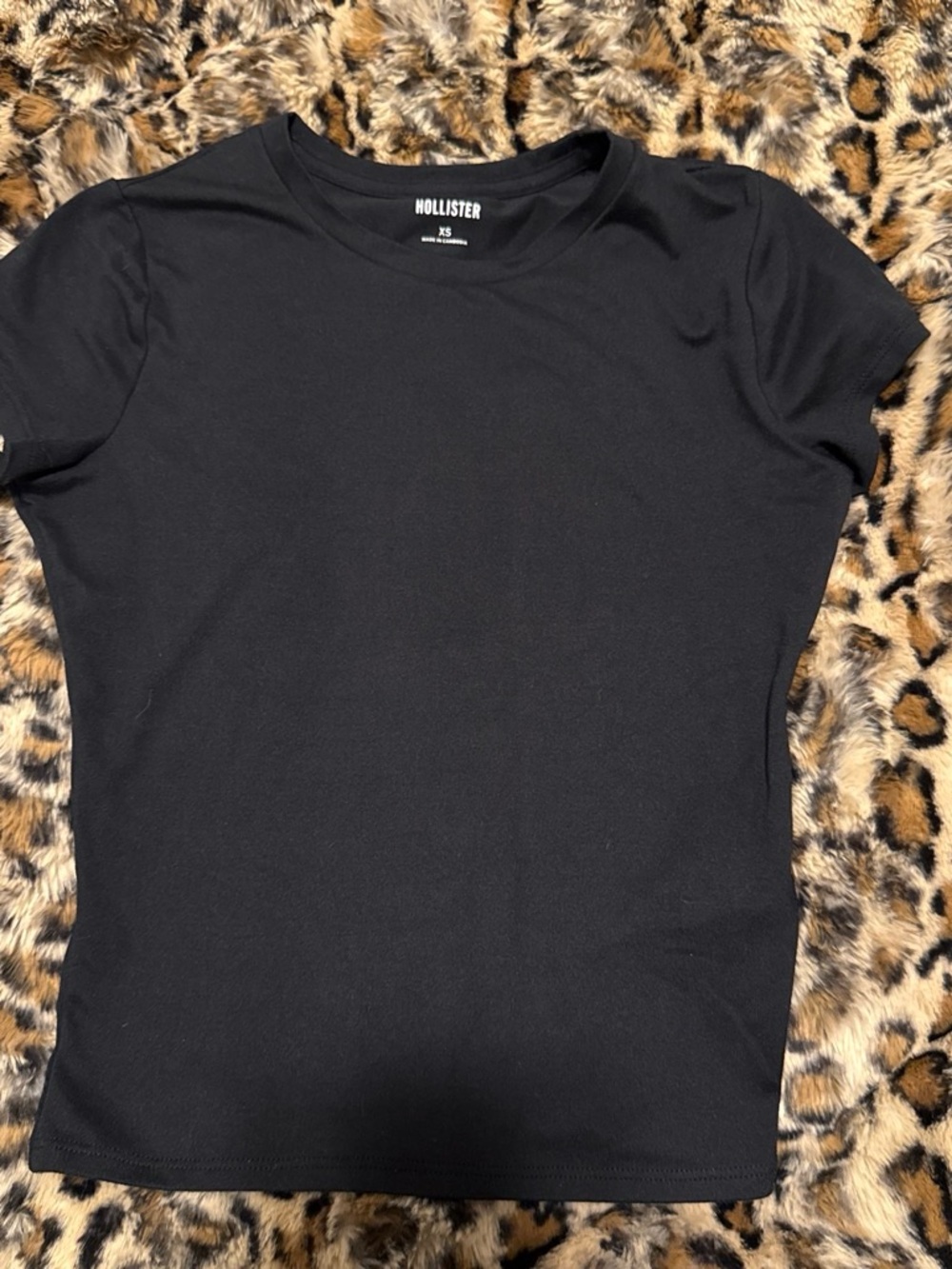 Hollister Black Short Sleeve Crewneck Tee